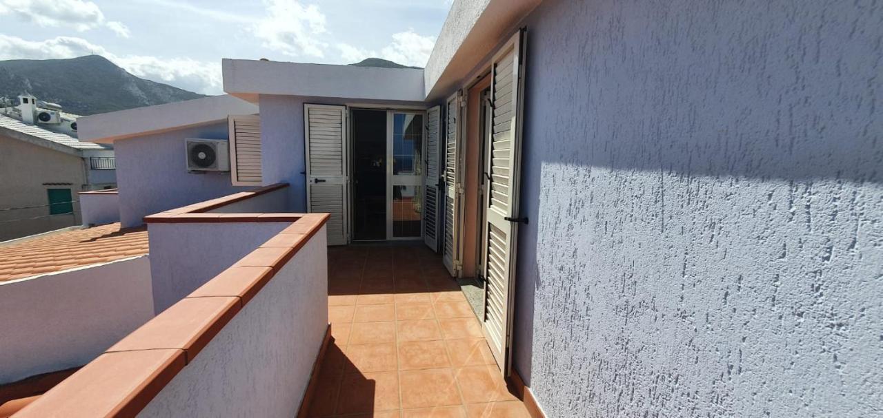 Appartamento Terrazza Vista Mare Cala Gonone Bagian luar foto