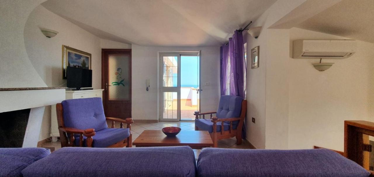 Appartamento Terrazza Vista Mare Cala Gonone Bagian luar foto