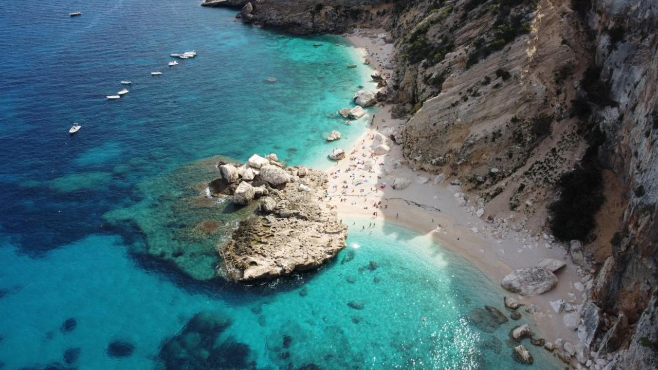 Appartamento Terrazza Vista Mare Cala Gonone Bagian luar foto